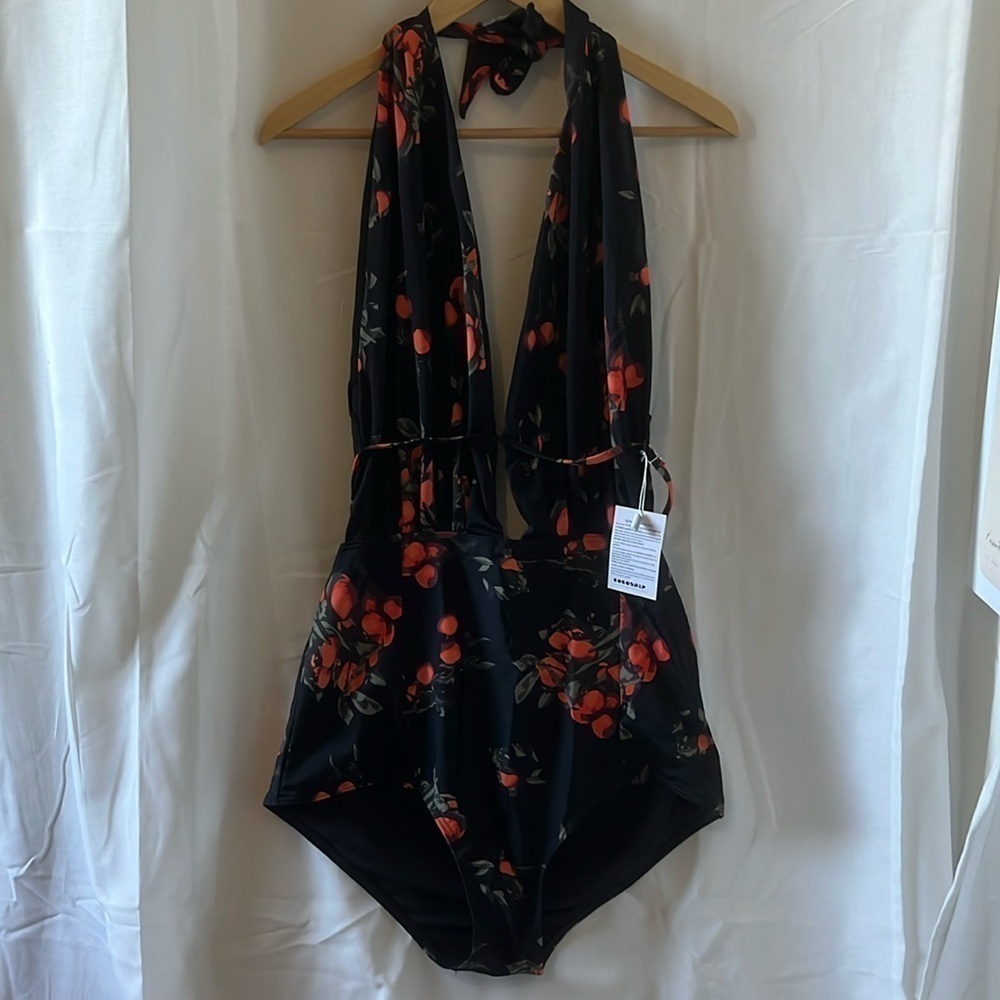 NWT Cocoship Halter Top with Open Back Swimsuit